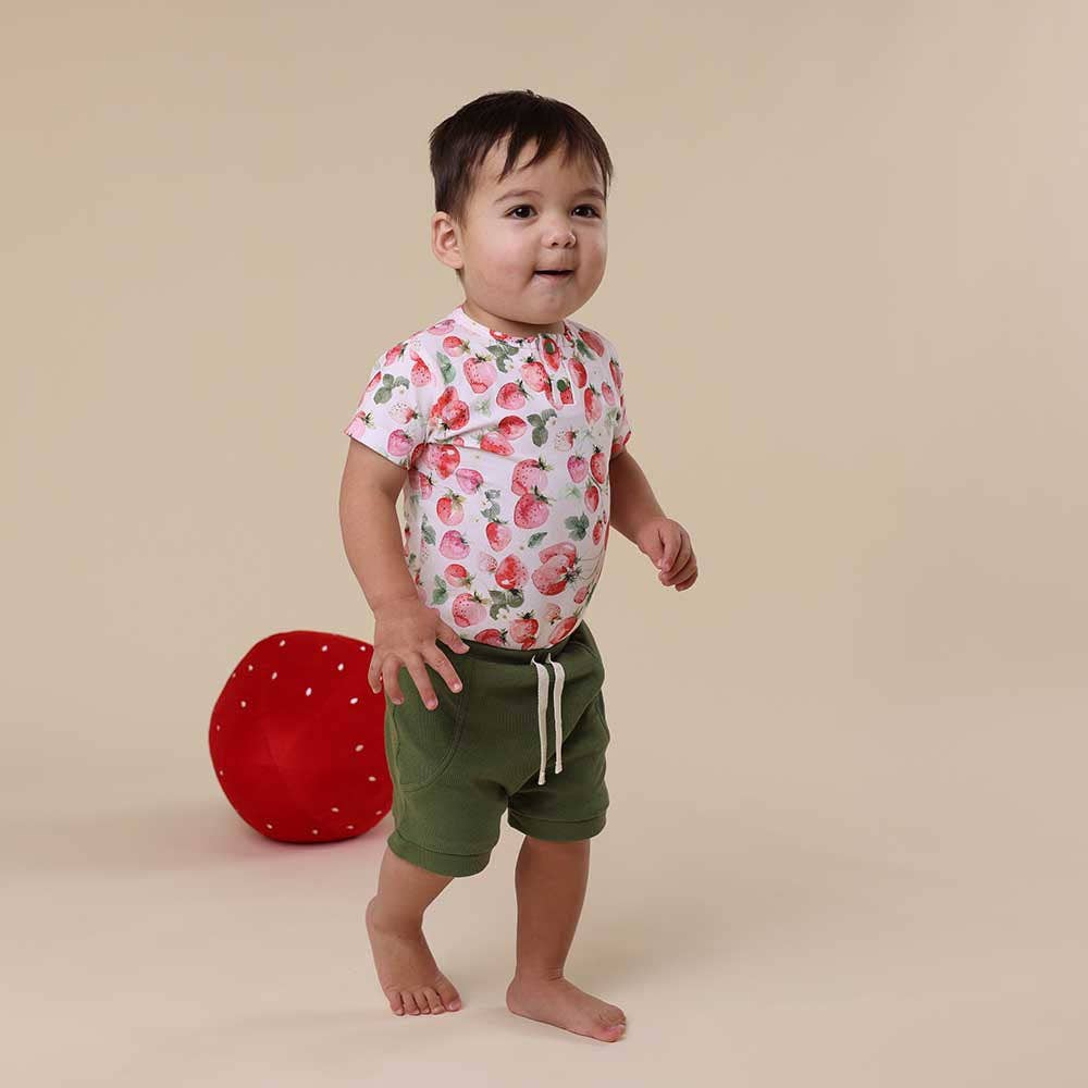 Strawberry Short Sleeve Organic Bodysuit: 6-12 Months (0)