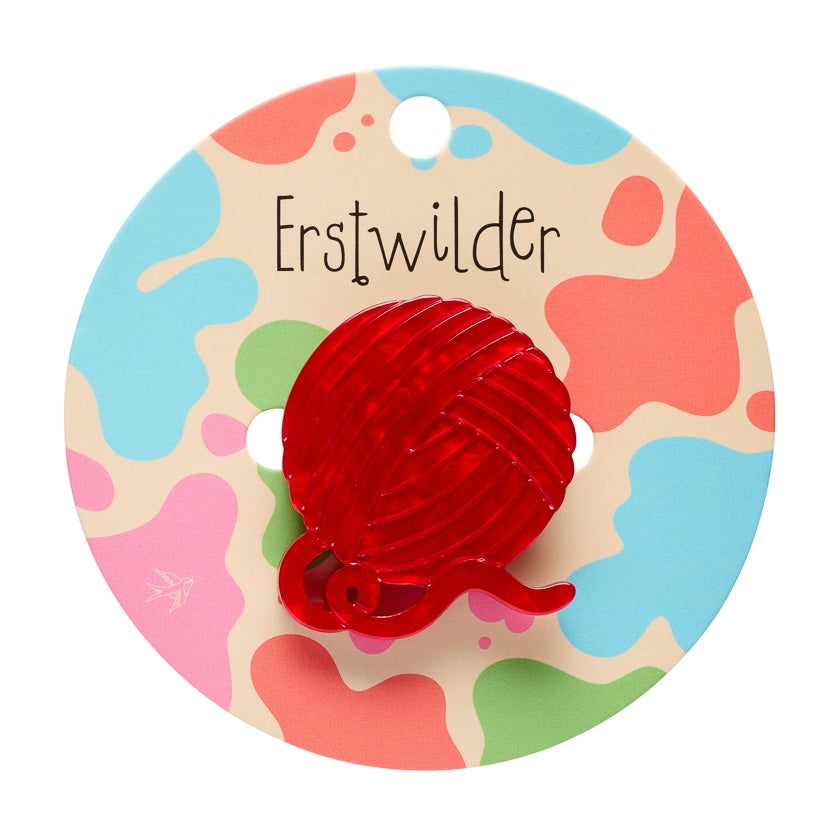 Erstwilder Garnknäuel Vereinfachte Mini-Brosche
