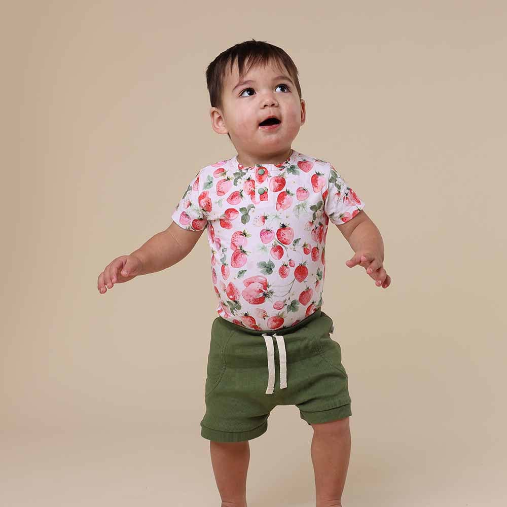 Strawberry Short Sleeve Organic Bodysuit: 6-12 Months (0)