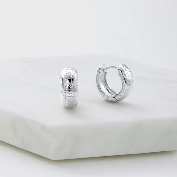 Lucy Huggie Silver 7132