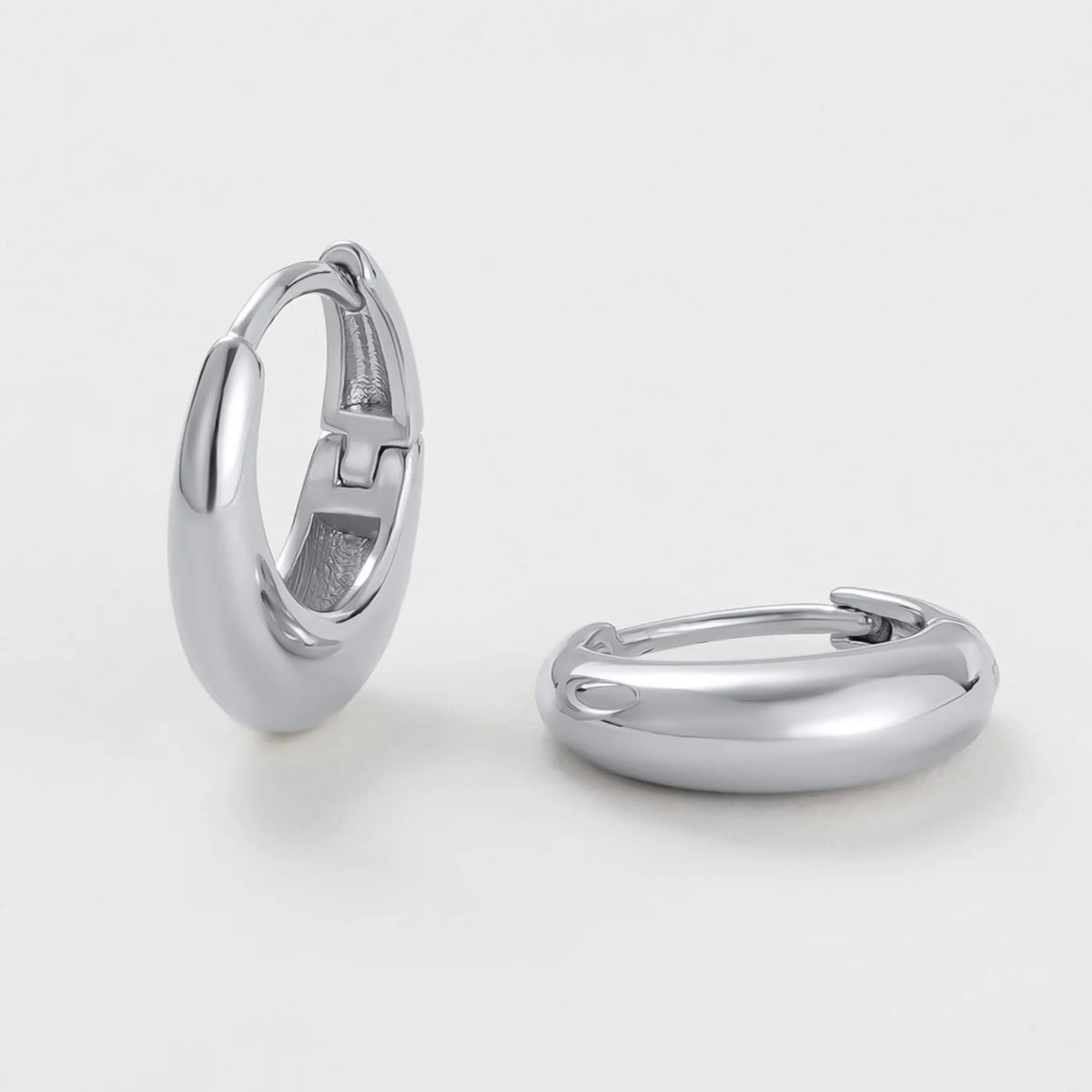 Cleo Hoop Large Silver 7351