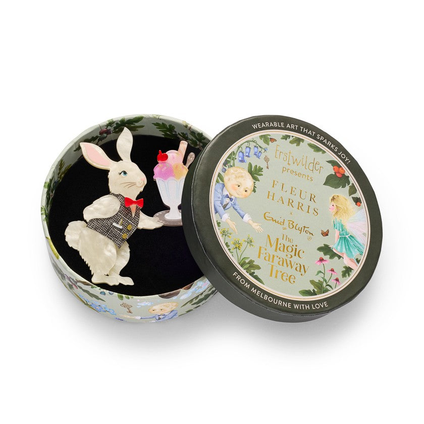 Erstwilder Hasen-Kellner-Brosche
