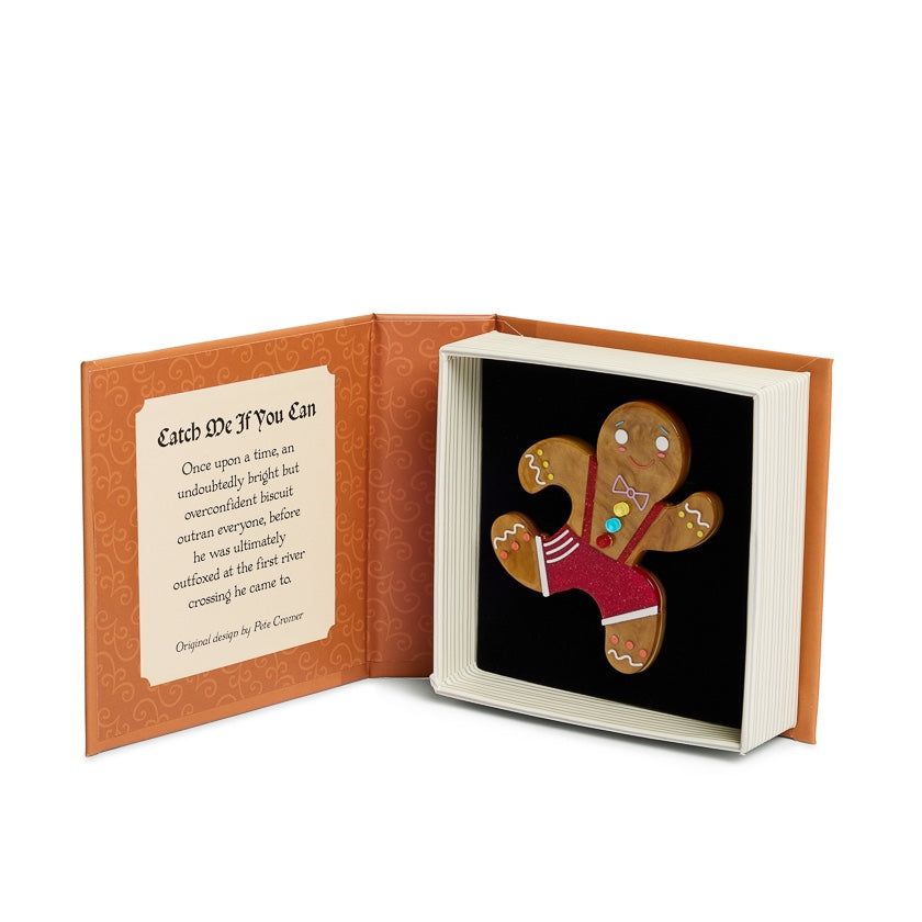 Brosche "Catch Me If You Can" von Erstwilder X Pete Cromer